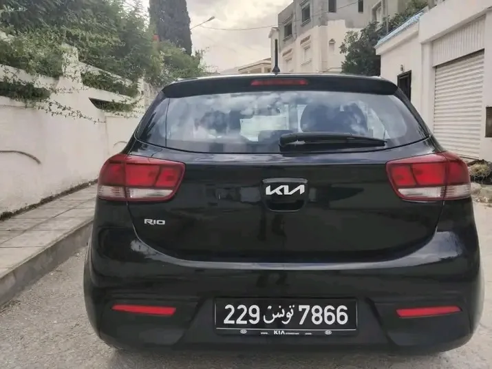 KIA RIO COUPÉE PREMIÈRE MAIN EN EXCELLENT ÉTAT  - Image de l'annonce