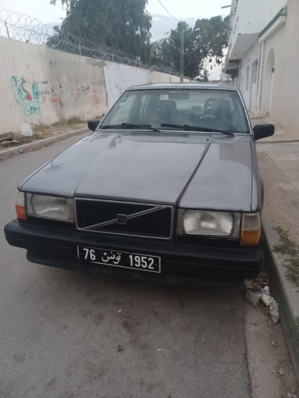 Cherche pour: Volvo 745 GLE - Année 1985 - Clignotant avant droit - Image de l'annonce