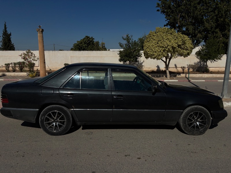 Mercedes 250 Diesel 1985 - Image de l'annonce