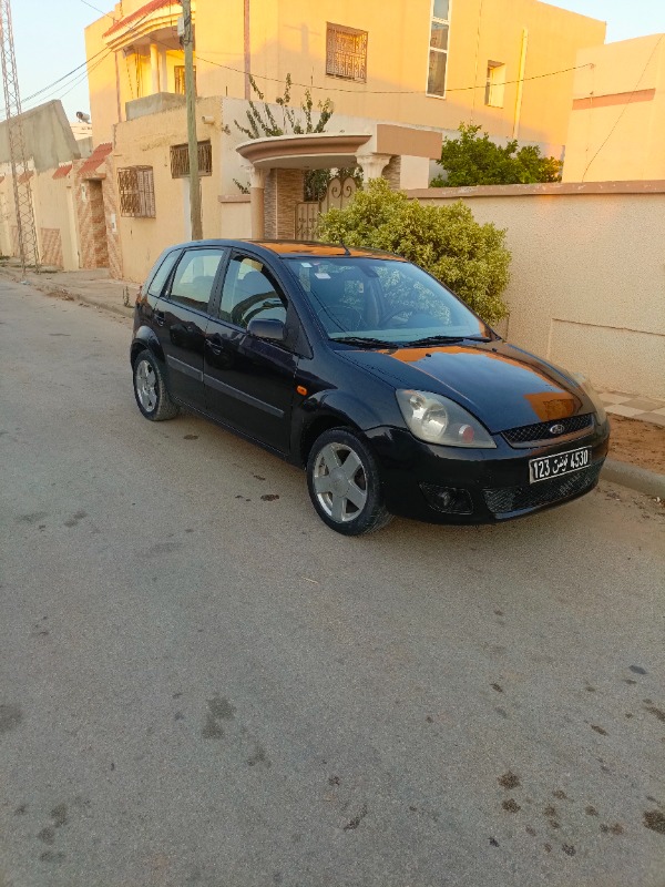 Ford FIESTA Essence 2006 - Image de l'annonce
