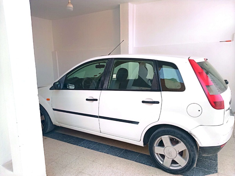Ford FIESTA Essence 2004    - Image de l'annonce
