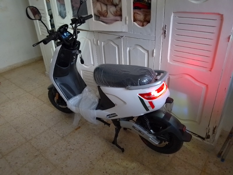 scoter électrique boch neuf - Image de l'annonce