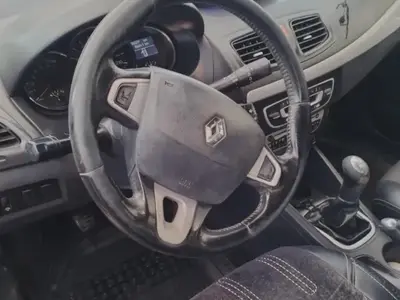 Renault Fluence Essence 2012