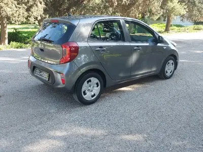 8Kia PICANTO Essence 2022