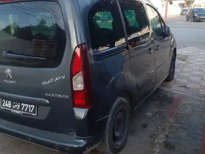 Peugeot Partner Essence 2016