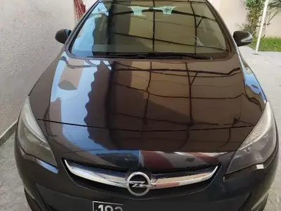 Opel Astra Essence 2016