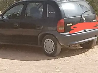 Opel Corsa Essence 2015