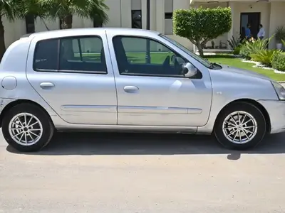 Renault Clio Essence 2009