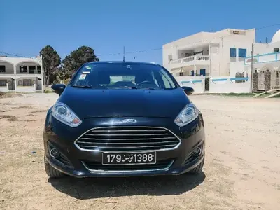 Ford FIESTA Essence 2015