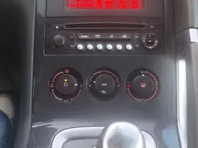 Peugeot 3008 Essence 2012