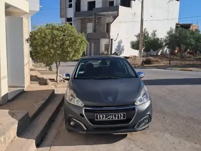 Peugeot 208 Essence 2016