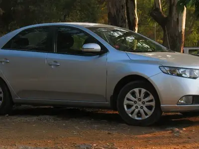 Kia CERATO Essence 2011