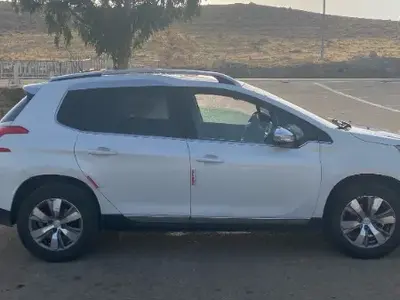 Peugeot 2008 Essence 2014