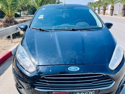 Ford FIESTA Essence 2016
