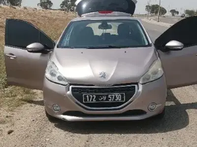 Peugeot 208 Essence 2014