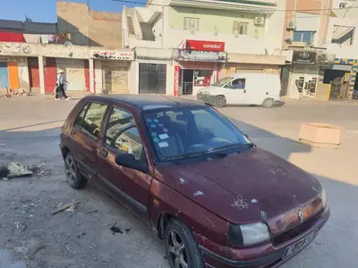 Renault Clio Essence 1996