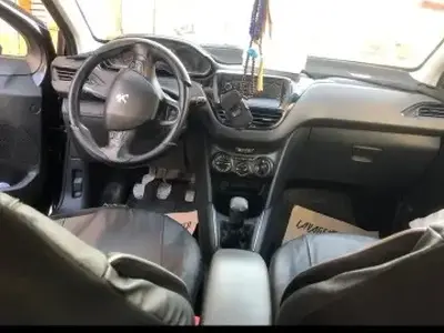 Peugeot 208 Essence 2013