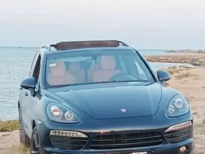 Porsche Cayenne Essence 2019