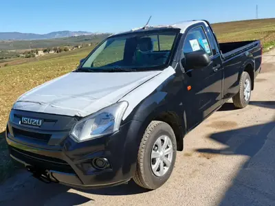 ايسوزو D max 2025 000 km