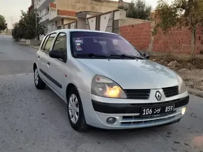 Renault Clio bombé 2003 Essence