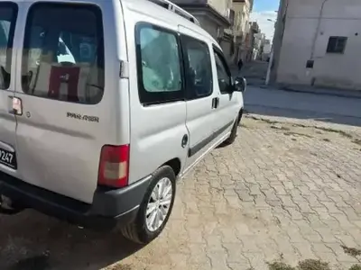 Peugeot Partner 5 place Diesel 246 000 km