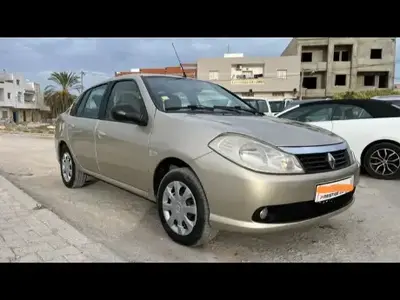 Renault Symbol 2011 Essence 240 000 km