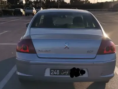 Peugeot 407 - Photo 10