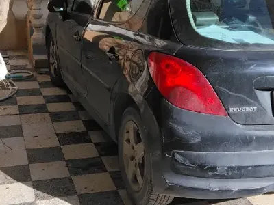 Peugeot 207 - Photo 2