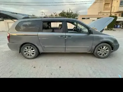 Kia CARNIVAL - Photo 4