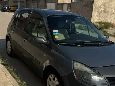 Renault Scenic - Photo 8