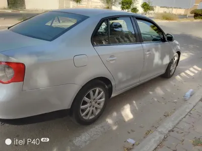 Volkswagen Jetta - Photo 4