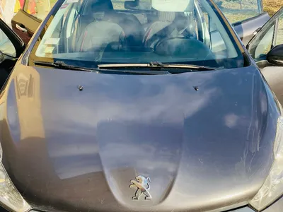 Peugeot 208 année 2018 kilométrage 137000 km