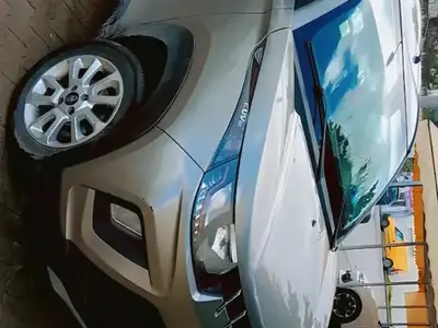 Mahindra Kuv 100 k8 / 79000 km