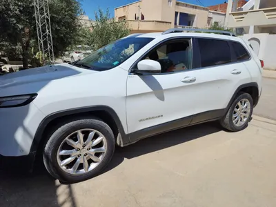 Jeep CHEROKEE - Photo 2