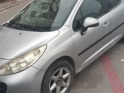 Peugeot 207 - Photo 2