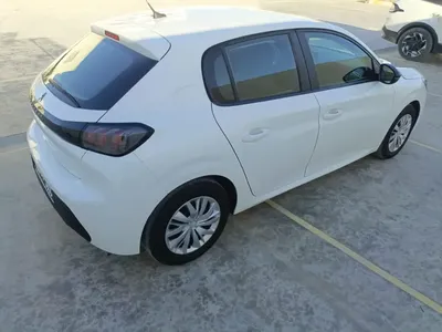 Peugeot 208 - Photo 6