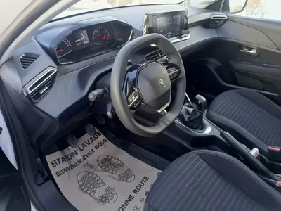 Peugeot 208 - Photo 3