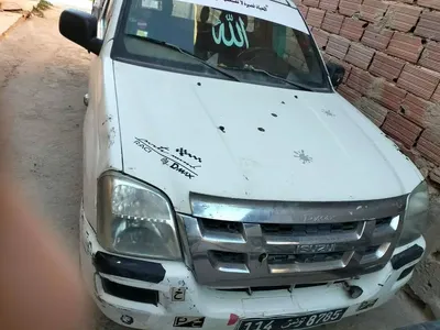 Photo Isuzu D max 2003 382 km - Prix Prix non spécifié