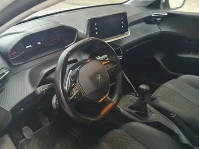 Peugeot 208 - Photo 3