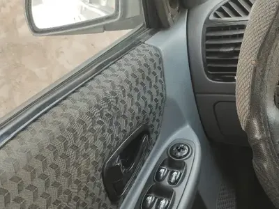 Hyundai ACCENT - Photo 4