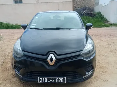 Photo Renault Clio 2019 120000 km - Prix 35 000 DT