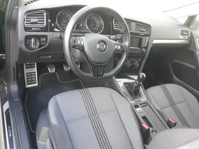 Photo Volkswagen Golf 2017 53000 km - Prix 62 000 DT