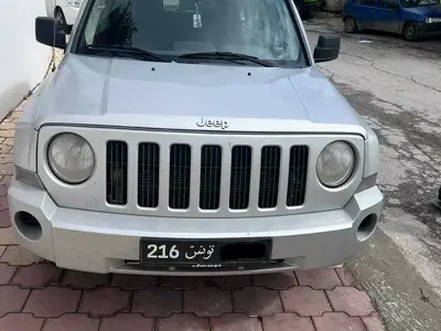 Photo Jeep Patriot 2011 181000 km - Prix 42 000 DT