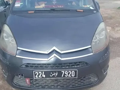 Photo Citroen C4 picasso ii 2009 360 km - Prix 28 500 DT