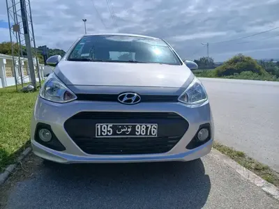 HYANDAI GRAND I 10 PREMIÈRE MAIN EN ÉTAT NEUF 
