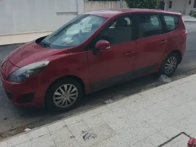 Renault Scenic - Photo 2