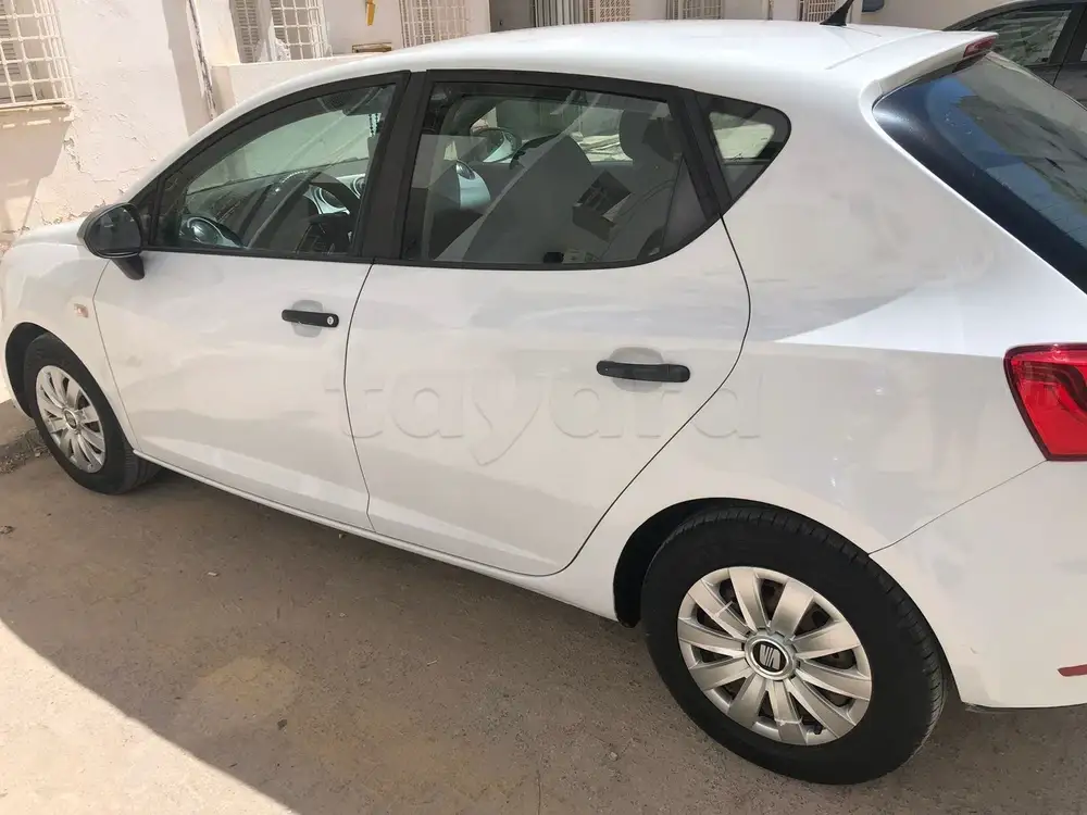 Seat Ibiza - Photo 2