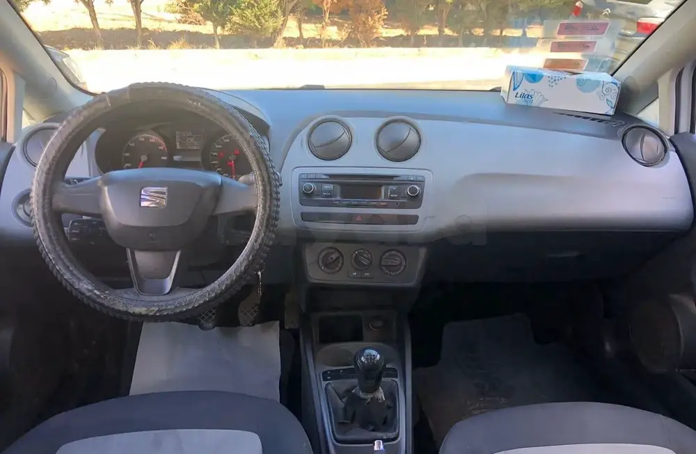 Seat Ibiza - Photo 4