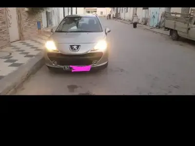 Peugeot 207 2008 294 km