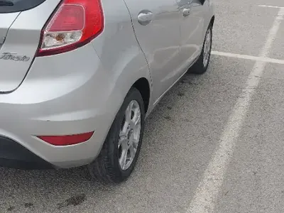 Ford FIESTA - Photo 4